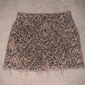Leopard/zebra print mini skirt